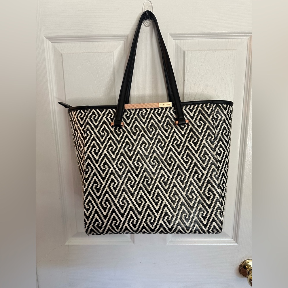 GUC Ted Baker Black and White Geometric Patterned Tote